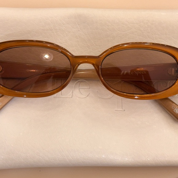 Le Specs Accessories - Le Specs Amber Oval Sunglasses